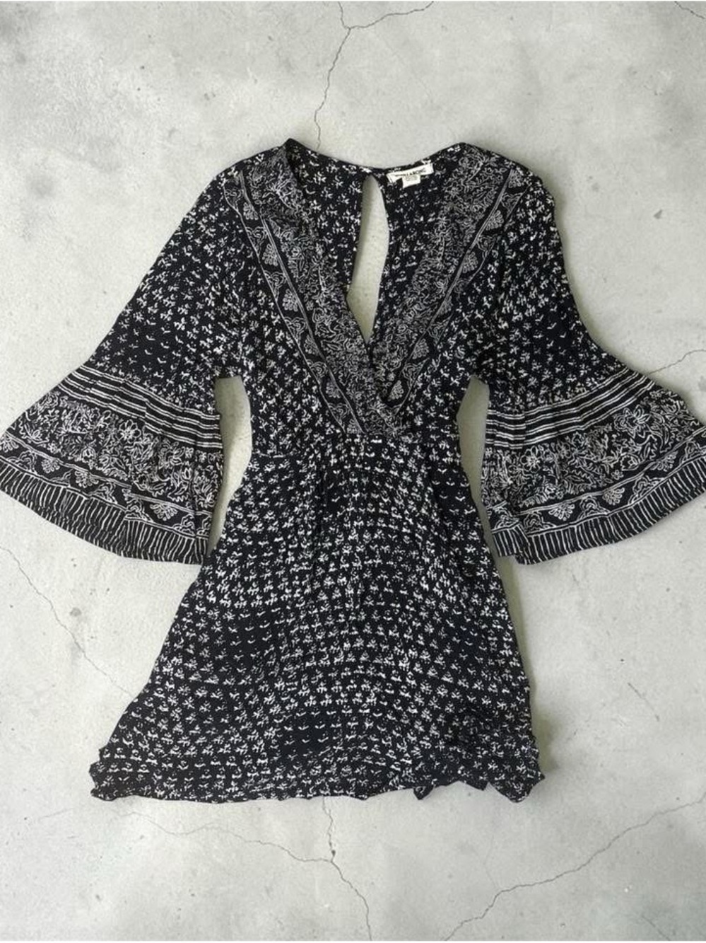 Billabong Black Floral Bell-Sleeve V-Neck Dress